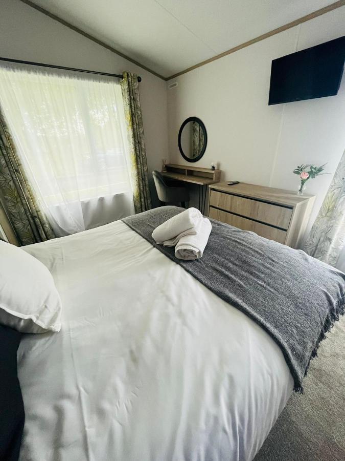 Fir Tree Lodge With Hot Tub Йорк Екстер'єр фото